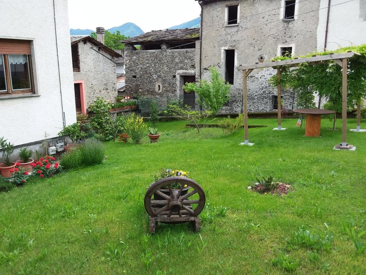 B & B Sentiero Valtellina Castello dell'Acqua Exterior photo
